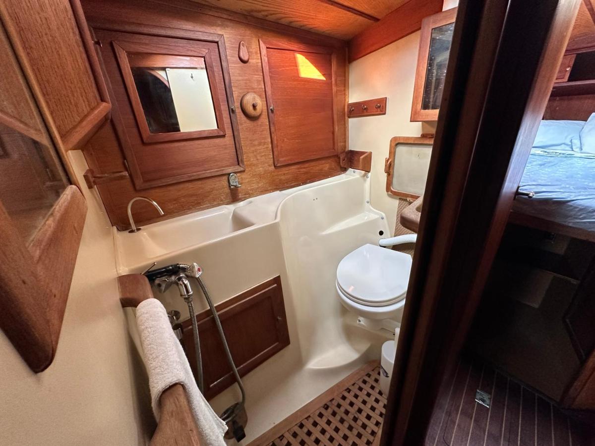Unique Wooden Sail Yacht + 2 Bikes Included! Hotel Sant Adria de Besos Buitenkant foto