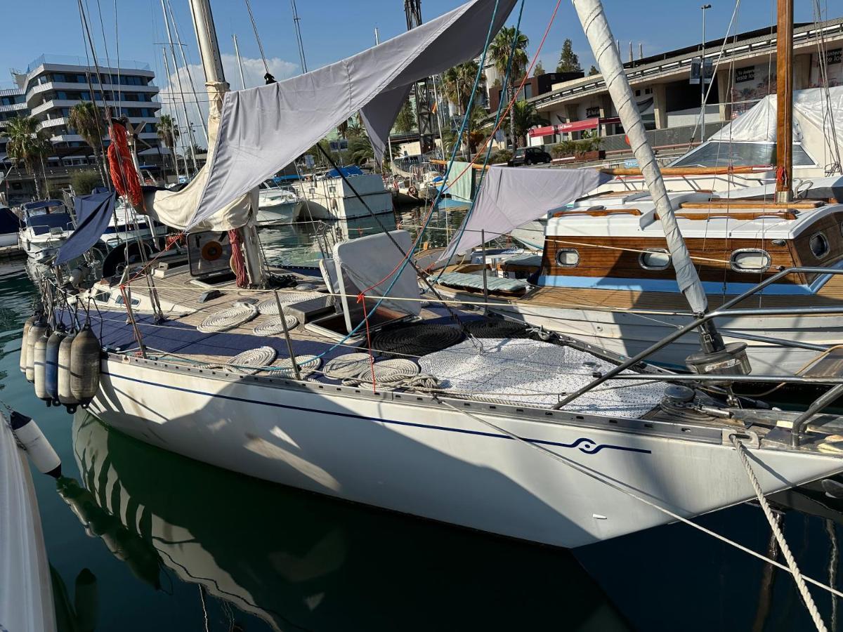 Unique Wooden Sail Yacht + 2 Bikes Included! Hotel Sant Adria de Besos Buitenkant foto