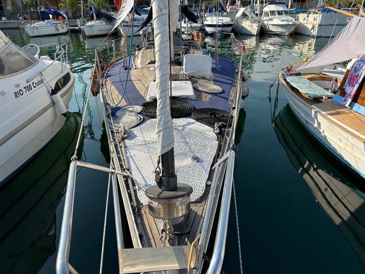Unique Wooden Sail Yacht + 2 Bikes Included! Hotel Sant Adria de Besos Buitenkant foto